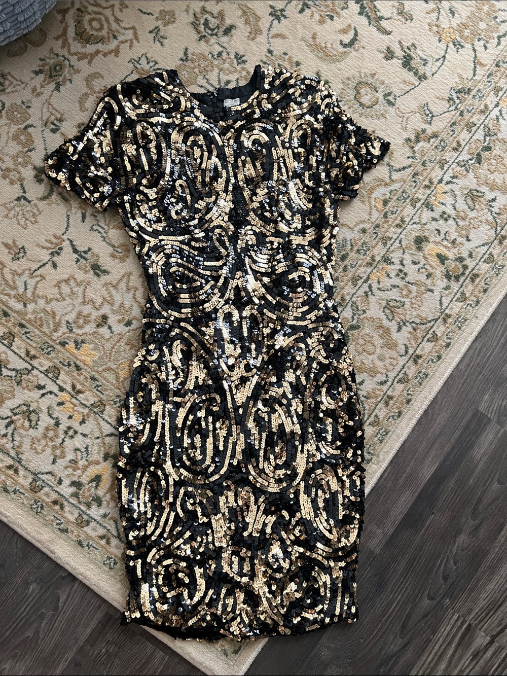 Vintage Sweelo silk sequin dress Medium Black Gold Sequin Short Sleeve Cocktail
